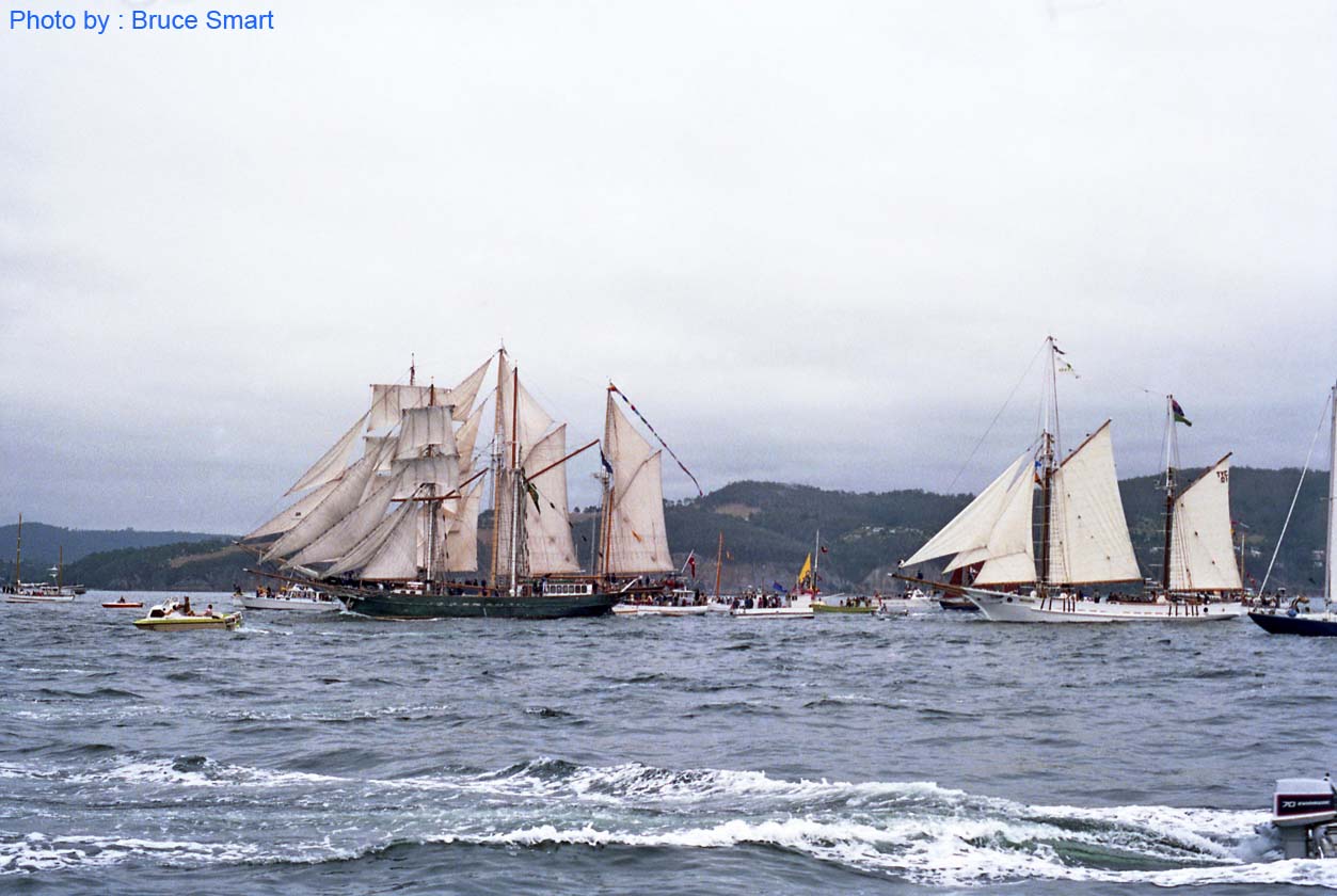 TS88-031 - Leeuwin & Defender