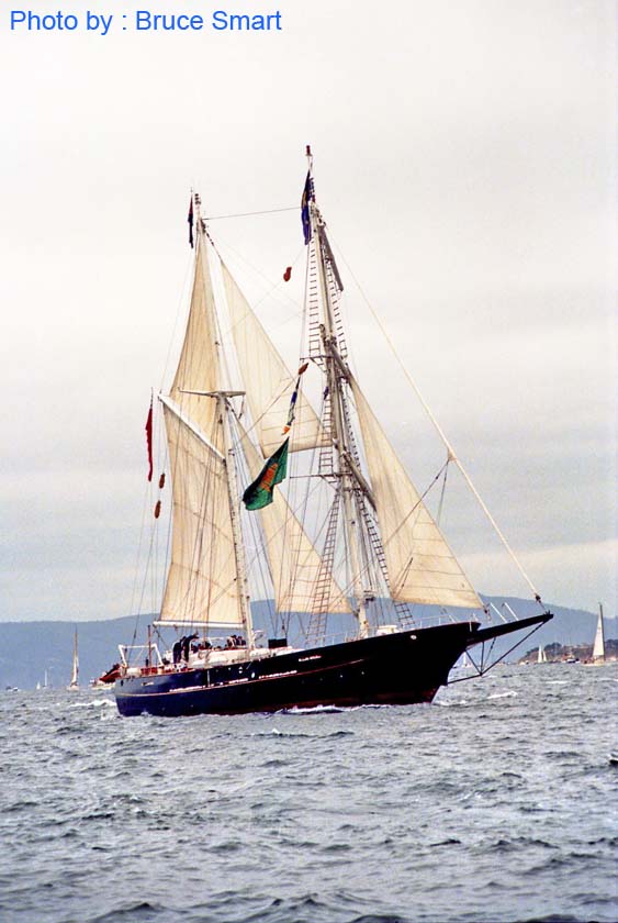 TS88-071 - Young Endeavour, UK
