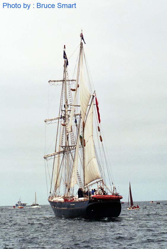 TS88-074 - Young Endeavour, UK