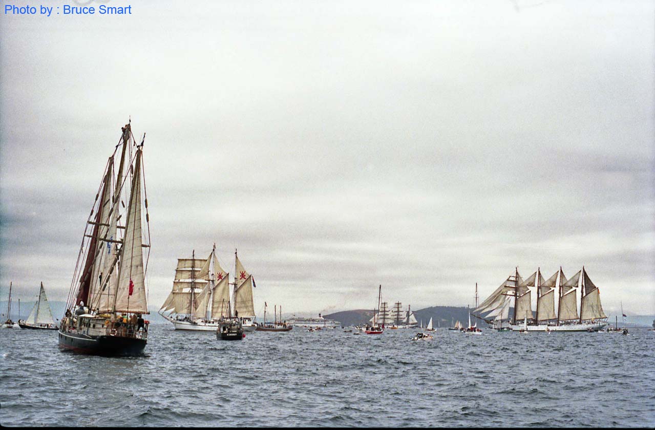 TS88-135 - Sol, Shabab Oman, & JS De Elcano